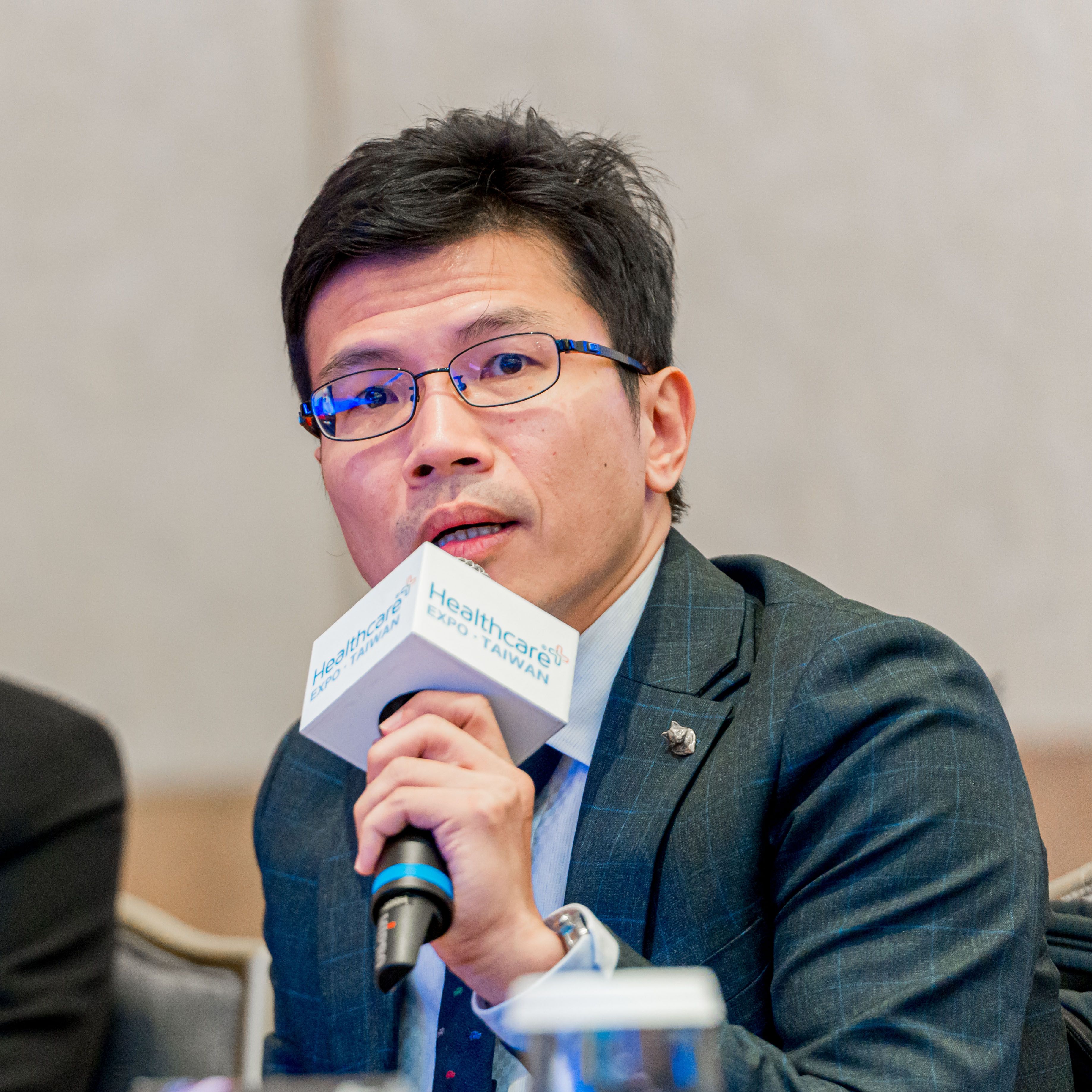謝耀方/ 廣達電腦投資資深經理
